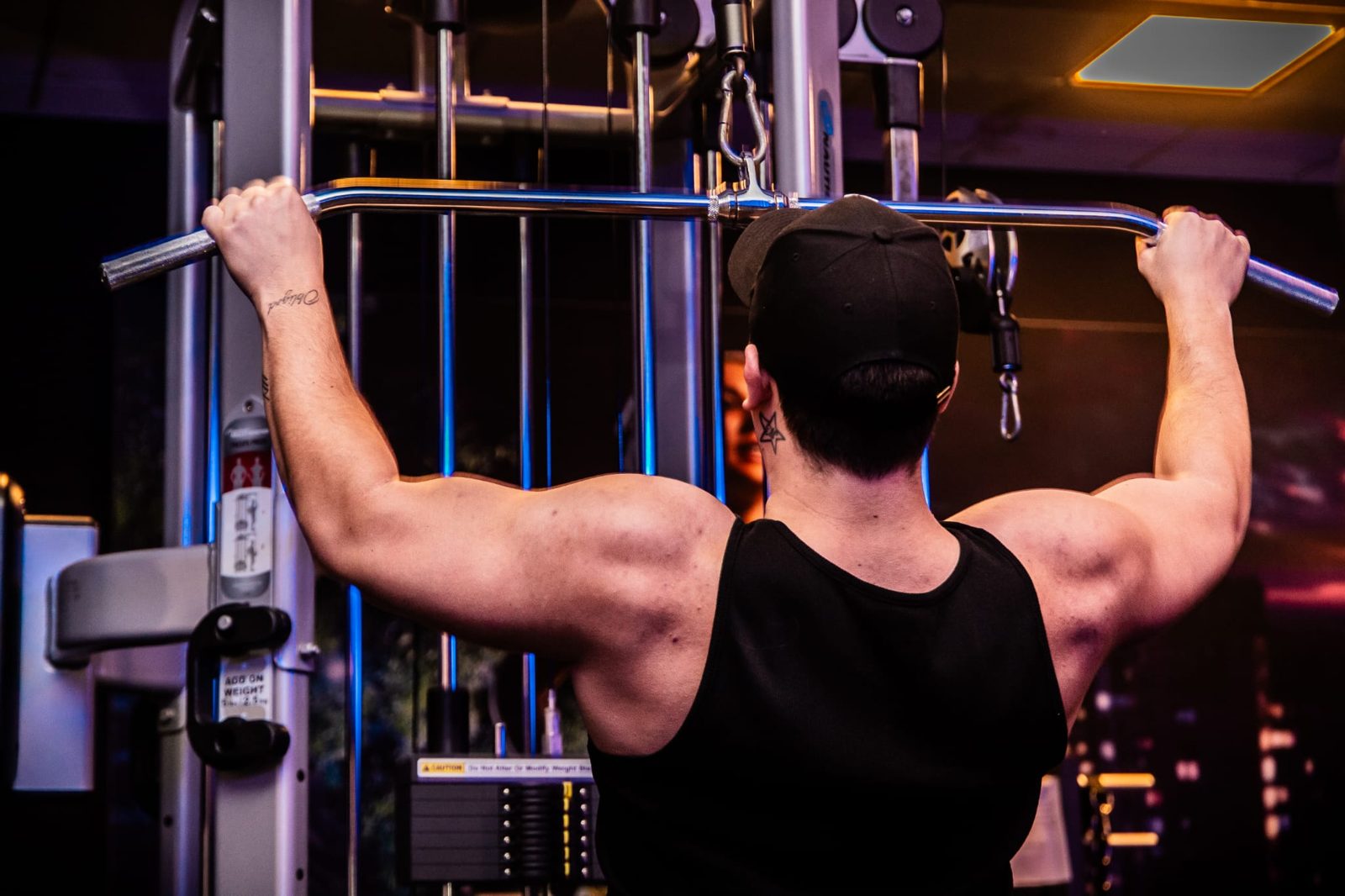 Training aan de lat pulldown